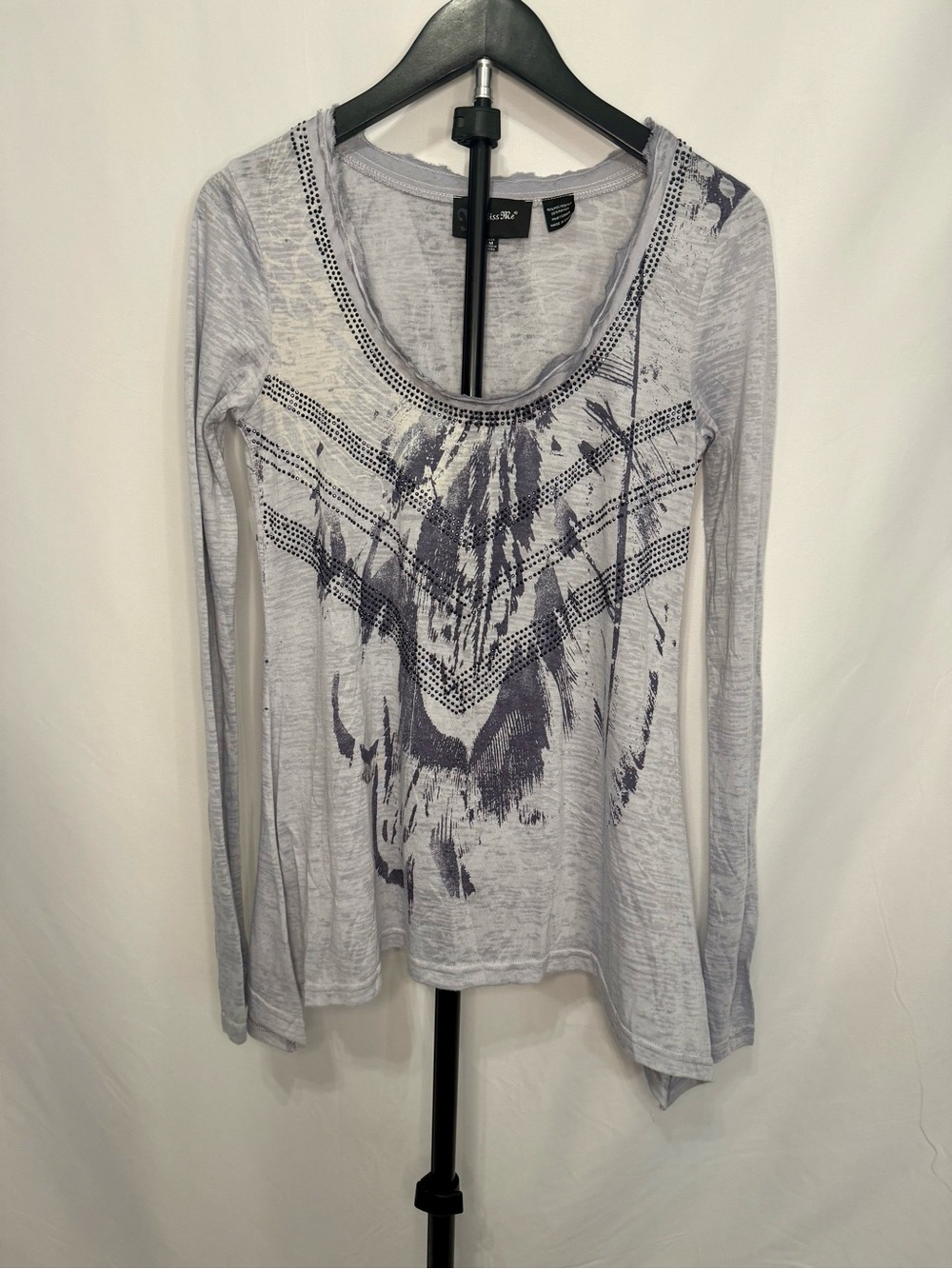 Miss Me Light Gray Long Sleeve Scoop Neck Graphic Tee